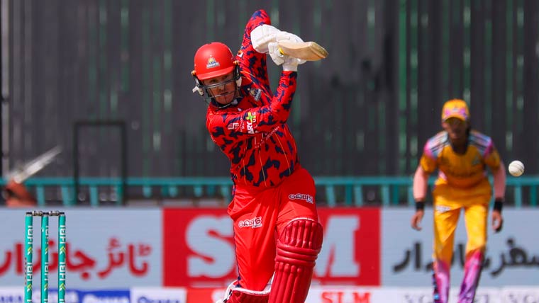 پی ایس ایل 11: کراچی کنگز کا پشاور زلمی کو 183 رنز کا ہدف