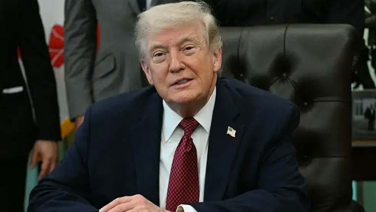 ایران کو ایک اور موقع دیا جا رہا ہے، ڈیل کی صورت میں آبنائے ہرمز کھول دی جائے گی: امریکی صدر