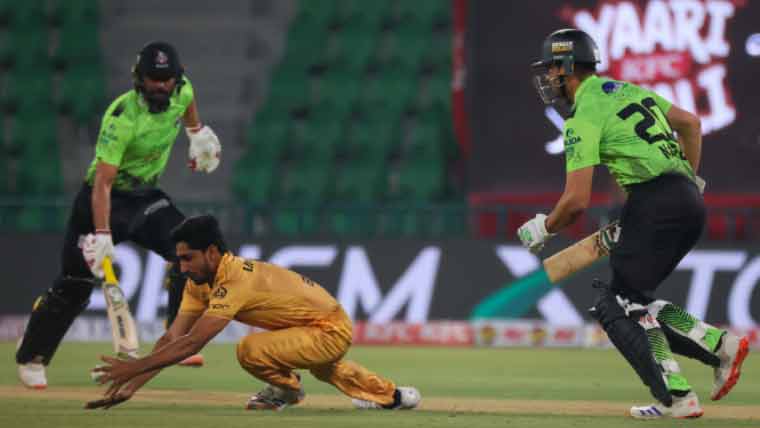 پشاور زلمی کا لاہور قلندرز کو جیت کے لیے 200 رنز کا ہدف