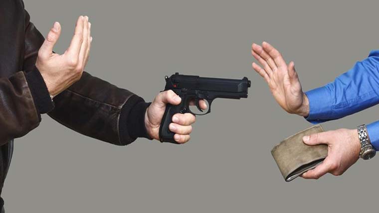 کراچی: سٹریٹ کرائم کی وارداتیں تھم نہ سکیں، حسین آباد میں 5 نوجوان لُٹ گئے