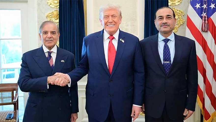 Trump praises Pakistan's leadership as fantastic, great for peace efforts