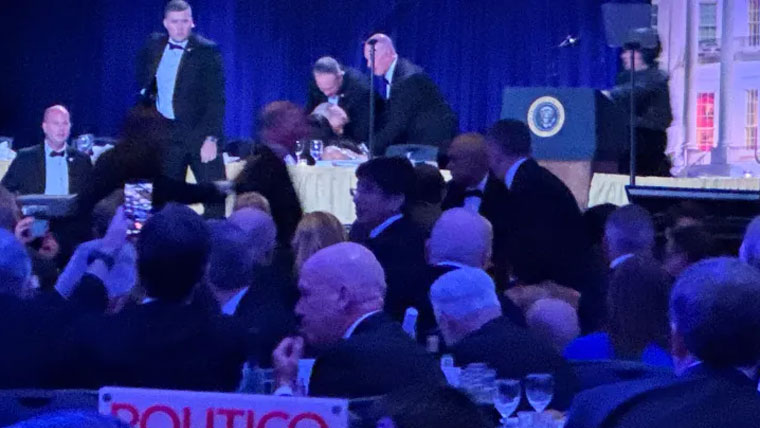 وائٹ ہاؤس حملہ آور نے بال روم کے قریب کمرے میں ہتھیار چھپائے تھے: عینی شاہد