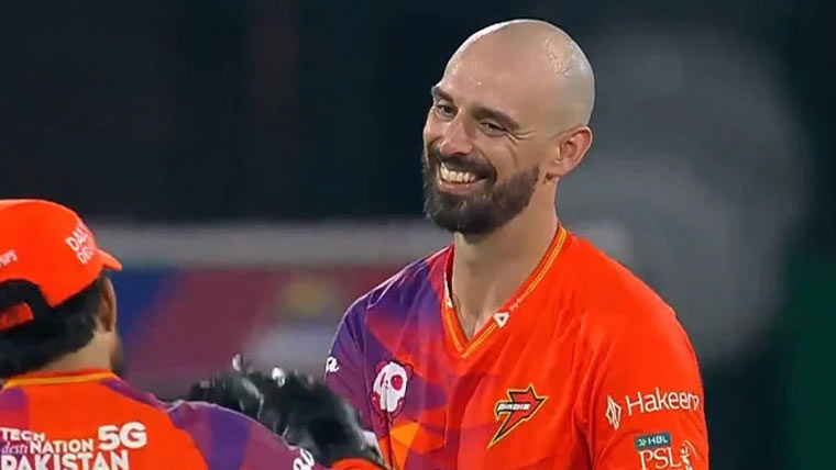 پی ایس ایل 11، راولپنڈیز نے ڈیرل مچل اور عماد بٹ کو ریلیز کردیا