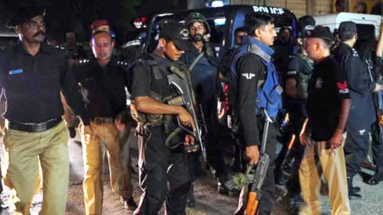کراچی: پولیس کی مختلف علاقوں میں کارروائیاں، 5 زخمیوں سمیت 13 ملزم گرفتار