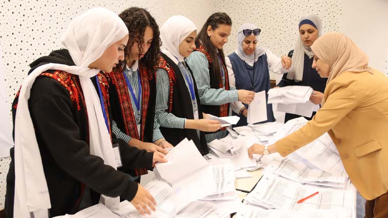 فلسطینی بلدیاتی انتخابات میں صدر محمود عباس کے حامی امیدواروں کی کامیابی