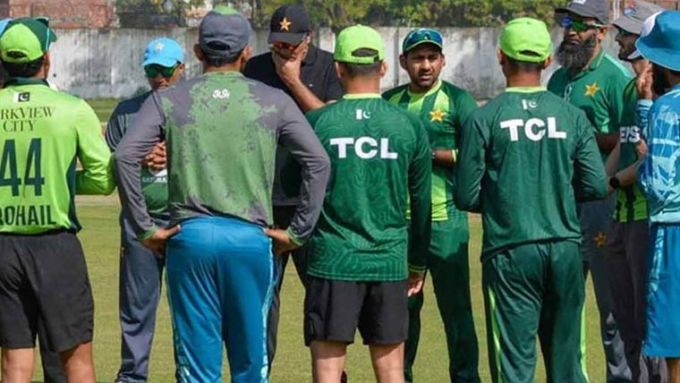 پاک بنگلا ٹیسٹ سیریز: ٹریننگ کیمپ کے لیے قومی سکواڈ آج کراچی میں رپورٹ کرے گا