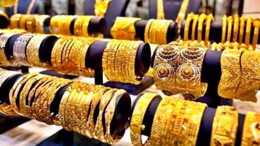 Gold prices increase by Rs 800 per tola