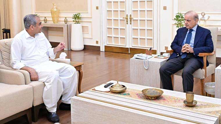 وزیراعظم نے شائقین کو پی ایس ایل پلے آف میچز سٹیڈیم میں دیکھنے کی مشروط اجازت دیدی