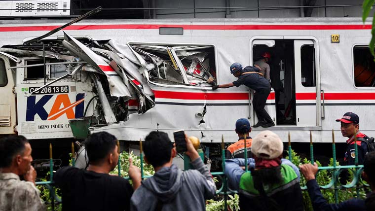 انڈونیشیا میں دو ٹرینوں میں تصادم سے 14 مسافر ہلاک، درجنوں زخمی