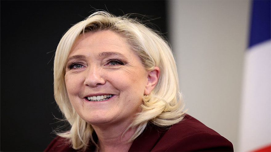 France's Le Pen wants runoff against 'centrist' in presidential race