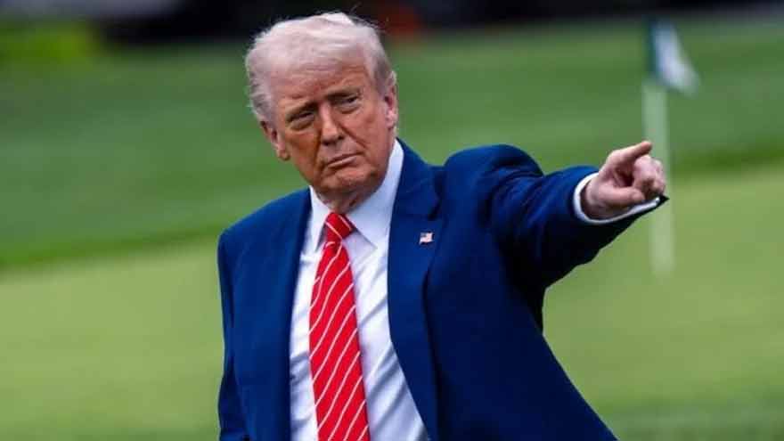 Trump urges Iran to sign a deal after report suggests US may extend blockade