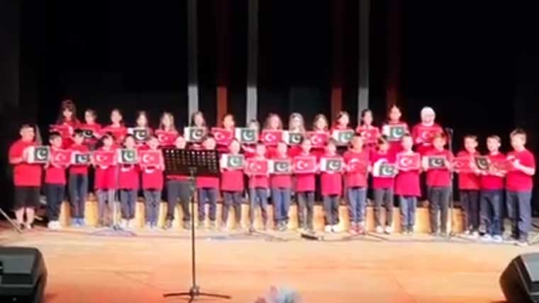 ترکیہ کے بچوں کا ملی نغمہ گا کر پاکستان سے والہانہ محبت کا اظہار