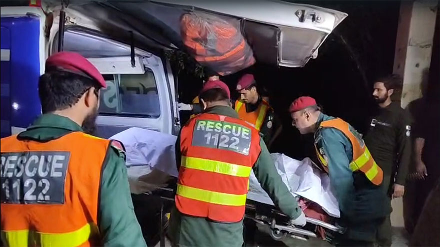 One killed, four injured in Shujabad road accident