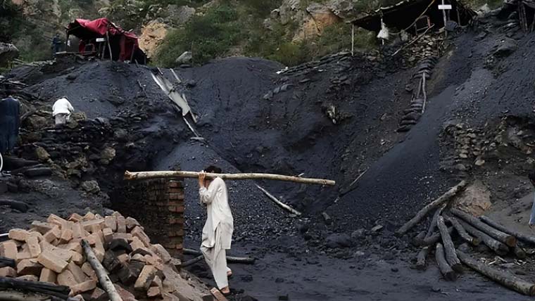 سورینج کان حادثہ: 45 گھنٹے بعد ریسکیو آپریشن مکمل، 34  لاشیں نکال لی گئیں