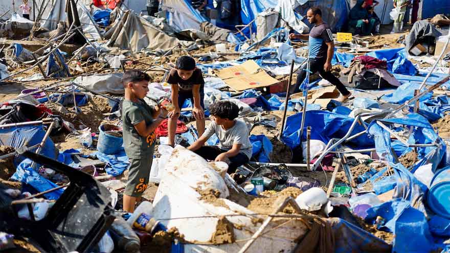 Israeli strikes kill two in Gaza, destroy medicine storage warehouses
