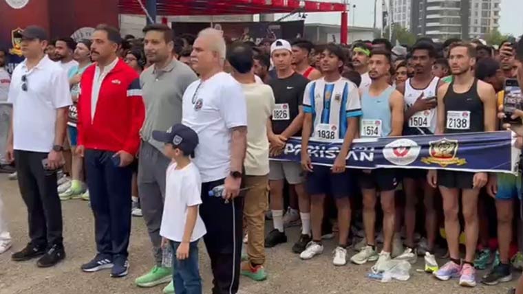 کراچی میں یوم شہدائے سندھ پولیس ریس، ہزاروں افراد کی شرکت