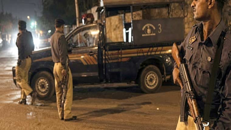 شکارپور میں  پولیس کانسٹیبل کے قتل میں ملوث  ڈاکو مبینہ مقابلے میں ہلاک