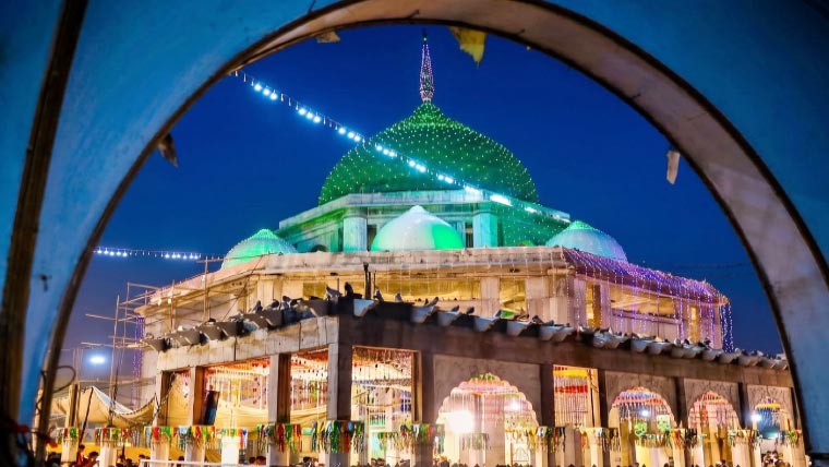 حضرت داتا گنج بخشؒ کے 983 ویں عرس کی تقریبات کا آج آخری روز
