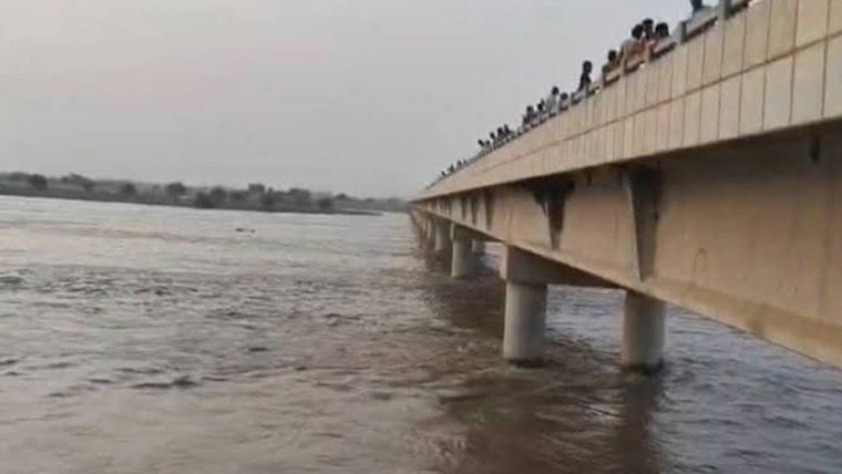 پنجاب کے بیشتر دریاؤں میں پانی کا بہاؤ معمول پر، چند مقامات پر نچلے درجے کا سیلاب برقرار