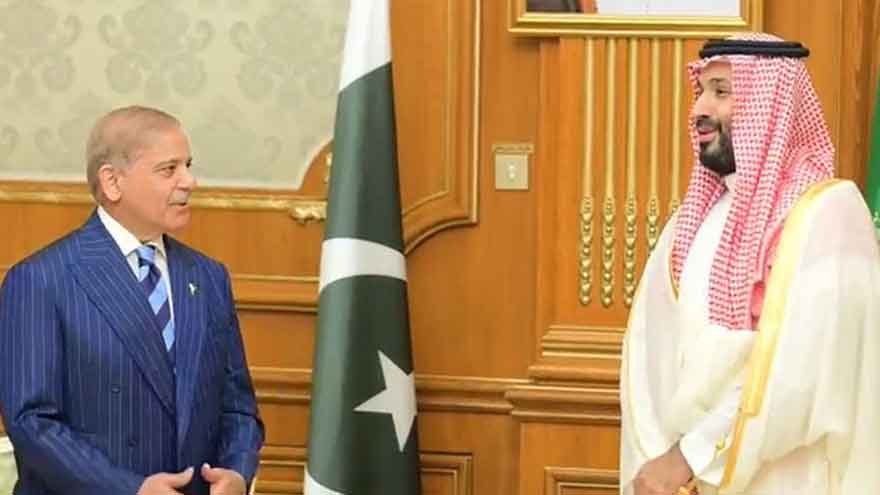 PM Shehbaz meets Saudi crown prince in Makkah