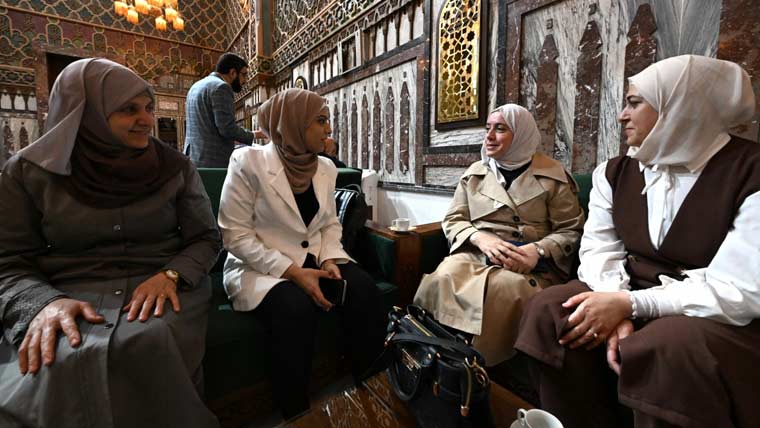 شام کی نئی پارلیمان کی خواتین ارکان: اداکارہ، انجینئر، کرد رہنما اور ایک جنگجو کی بیوہ