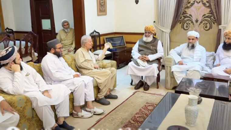 دعا ہے دفاعی معاہدہ امت مسلمہ کے عروج اور نشاۃِ ثانیہ کا ذریعہ بنے: مولانا فضل الرحمان