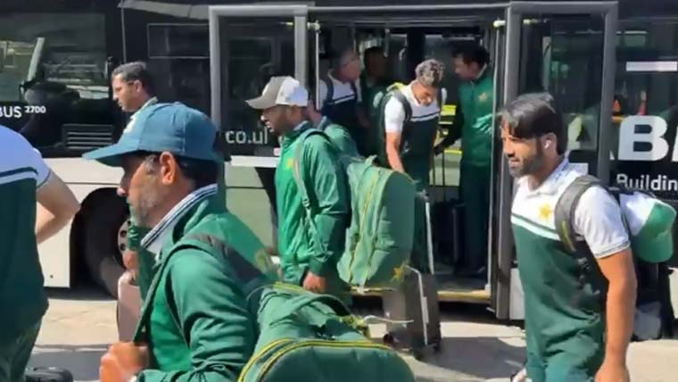 پاکستانی ٹیسٹ سکواڈ ویسٹ انڈیز سے انگلینڈ پہنچ گیا
