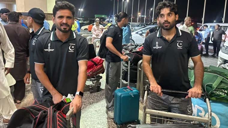 قومی ہاکی ٹیم ورلڈ کپ میں شرکت کے لیے نیدرلینڈ روانہ ہو گئی
