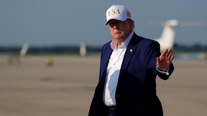 Trump took secret flight from Turkey over Iran threat, report reveals