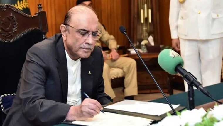 صدر آصف علی زرداری نے 5 سمریوں اور بلوں کی منظوری دیدی