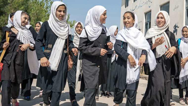 طالبان کے اقتدار پر قبضے کے بعد 24 لاکھ افغان لڑکیاں ثانوی تعلیم سے محروم