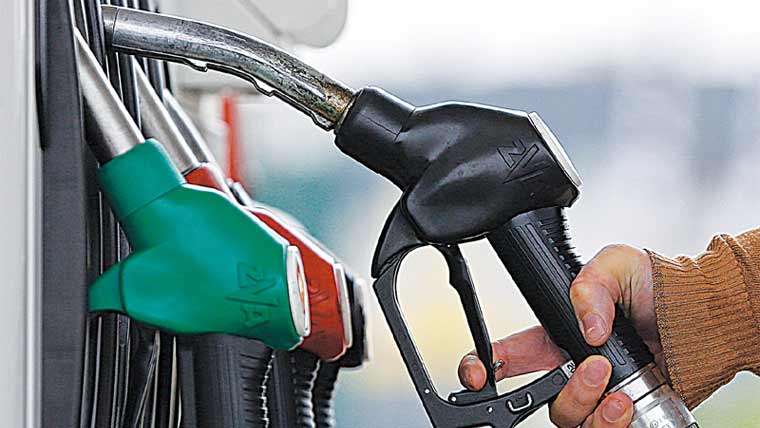 حکومتی ہدف سے تقریباً 100 ارب روپے زیادہ پیٹرولیم لیوی وصول