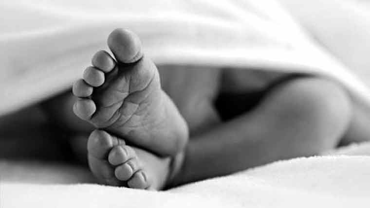 ڈونگہ بونگہ میں نومولود بچی کو گندے پانی میں پھینکنے والی ماں گرفتار