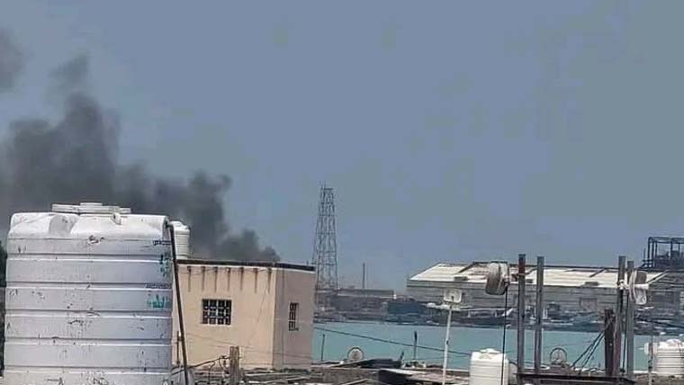 حوثی باغیوں کے حملوں کے بعد یمن کی المخا بندرگاہ نے آپریشن معطل کر دیا