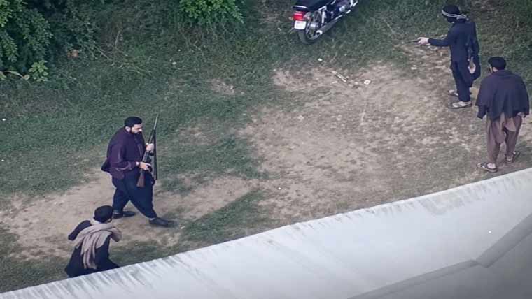 راولاکوٹ میں کالعدم ایکشن کمیٹی کے مسلح کارندوں کی فائرنگ اور حملے جاری