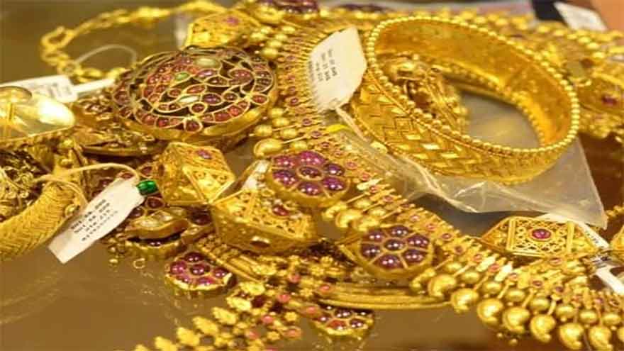 Gold prices rise in global and local markets