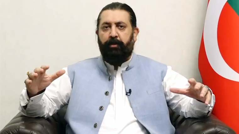 بانی پی ٹی آئی کی بگڑتی صحت کے خدشات کی تصدیق ہوگئی: شیخ وقاص اکرم