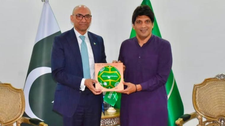 صدر پاکستان فٹبال فیڈریشن کی سعودیہ میں پاکستانی سفیر سے ملاقات، فٹبال کے فروغ پر تبادلہ خیال