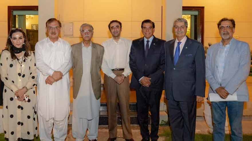 Bilawal meets PPP leaders to discuss political situation