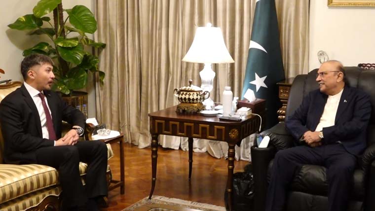 صدر مملکت کا پاکستان میں قازقستان کے سفیر یرژان کستافن کی خدمات کا اعتراف