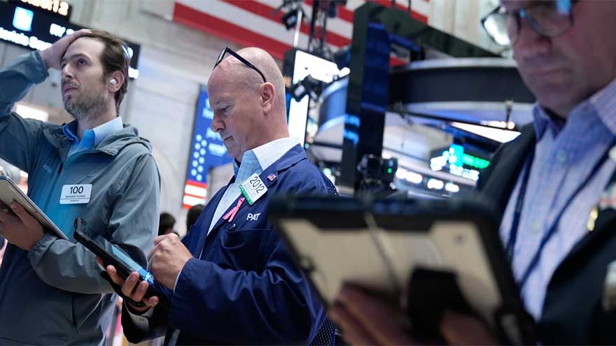 US stocks halt their slide after the Treasury Department moves to ease pressure from the bond market