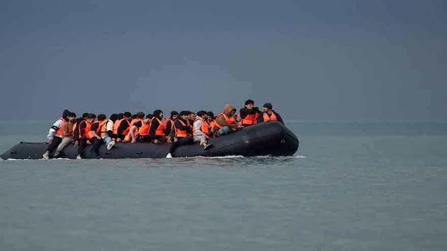 At least 13 Tunisians missing after migrant boat sinks off Tunisia, group says