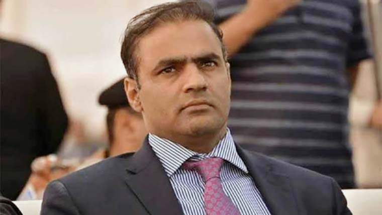 بانی پی ٹی آئی کی صحت پر سیاست نہیں کریں گے: عابد شیر علی