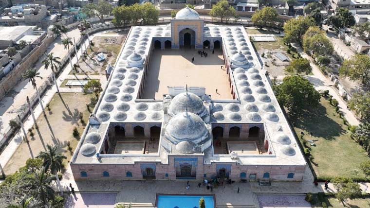 ٹھٹھہ میں واقع شاہ جہاں مسجد مغل فنِ تعمیر کا انوکھا شاہکار