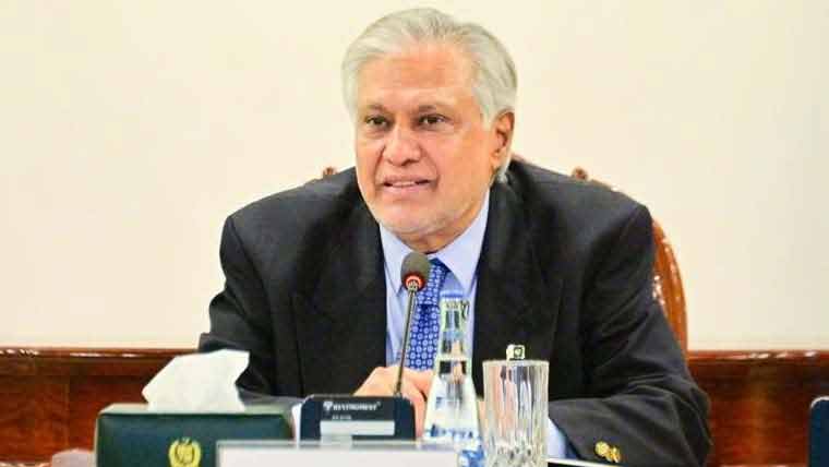  نائب وزیراعظم و وزیر خارجہ چھ روزہ دورے پر لندن پہنچ گئے