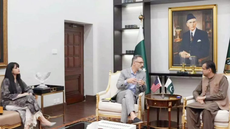 علی ڈار سے امریکی قونصل جنرل کی ملاقات، باہمی تعاون کے فروغ پر گفتگو