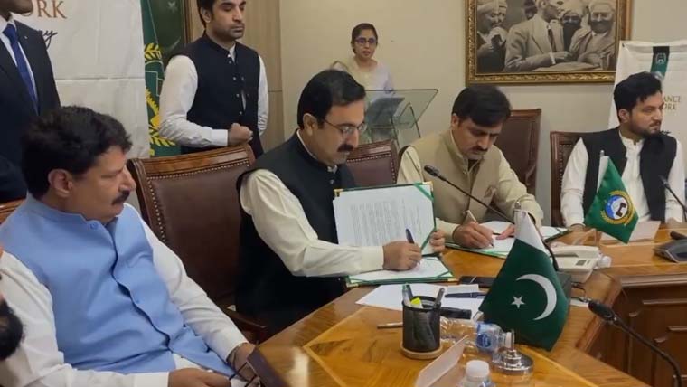 خیبرپختونخوا میں 4 محکموں کے کارکردگی معاہدوں پر دستخط