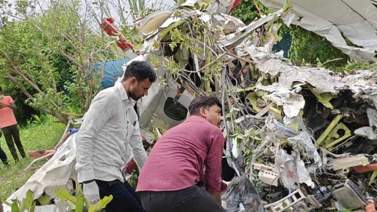 بھارتی شہر کان پور میں تربیتی طیارہ گر کر تباہ، پائلٹ اور انسٹرکٹر ہلاک