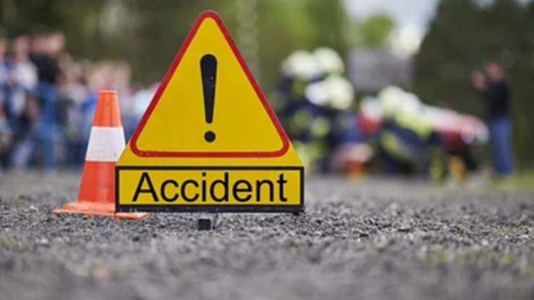 شکارپور: انڈس ہائی وے پر مزدا کی موٹر سائیکل کو ٹکر، 3 افراد جاں بحق