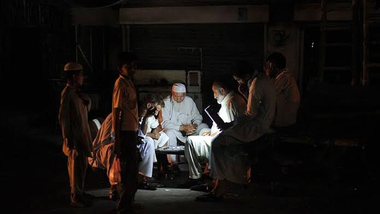 لاہور سمیت پنجاب میں شدید گرمی کے دوران لوڈشیڈنگ کا جن بے قابو